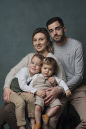 photo famille avec deux enfants