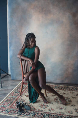 portrait femme noire au studio photo